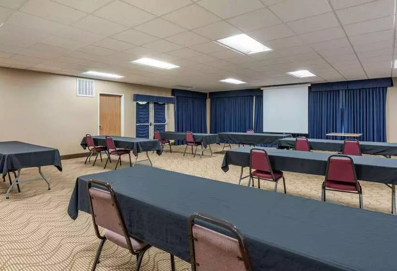 هتل Comfort Suites Salem