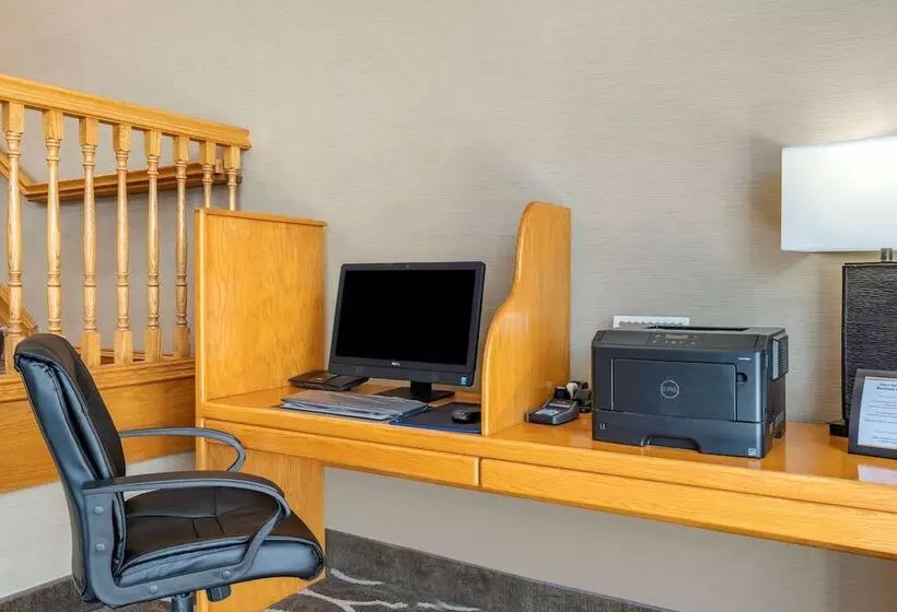 هتل Comfort Suites Salem