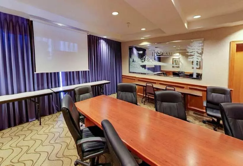 هتل Comfort Suites Salem