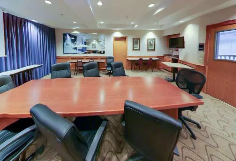 هتل Comfort Suites Salem