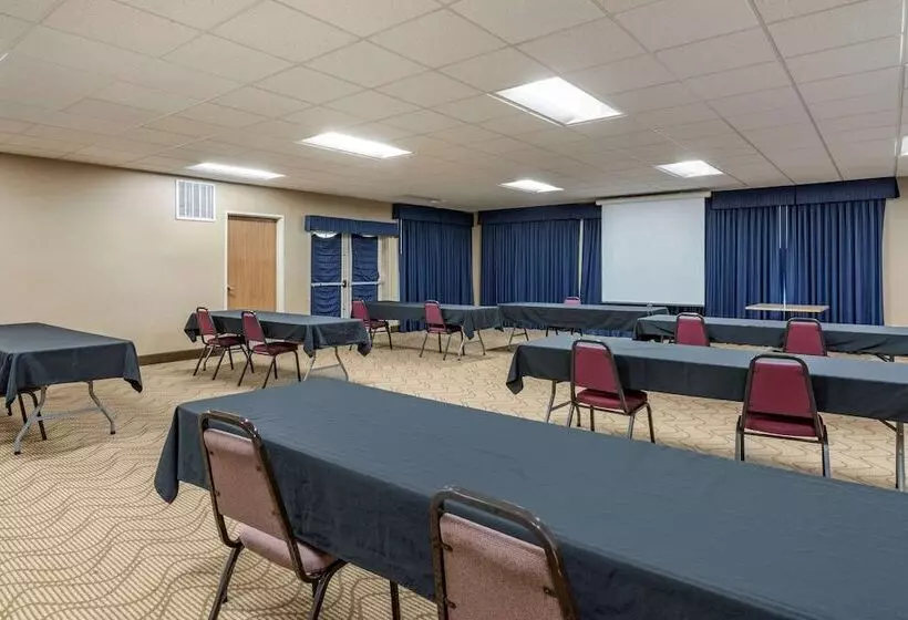 هتل Comfort Suites Salem