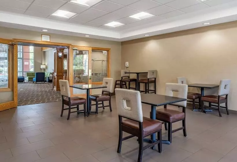 هتل Comfort Suites Salem