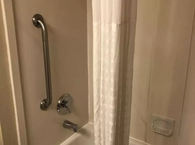 هتل Comfort Suites Salem