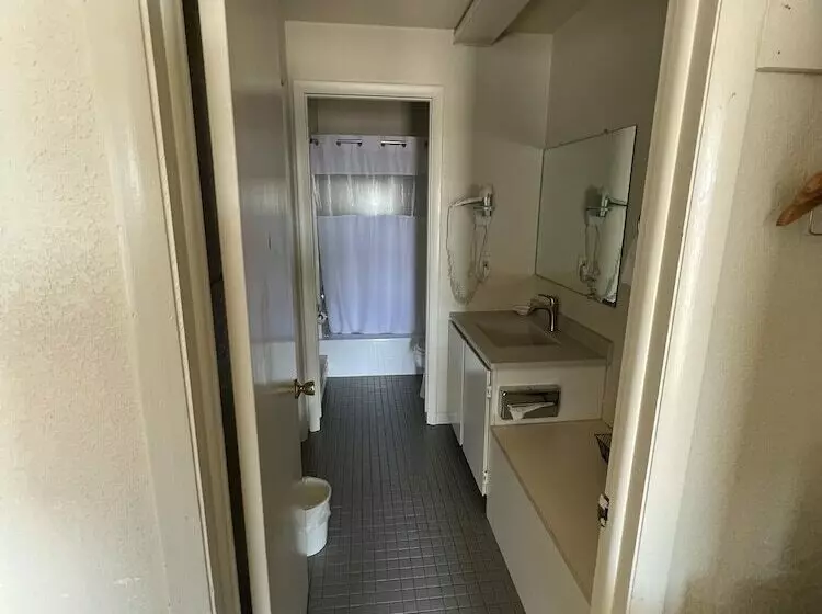 Отель Continental Inn