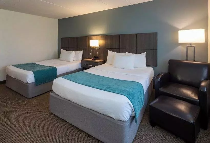 Hotelli Paynesville Inn & Suites