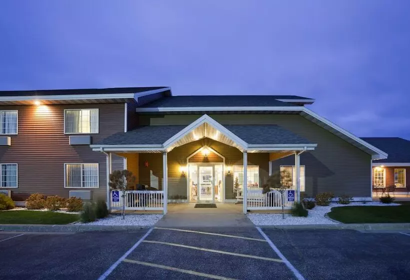 Hotelli Paynesville Inn & Suites