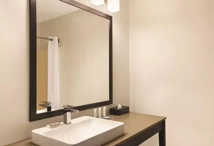 Hotelli Country Inn & Suites By Radisson, Forest Lake, Mn