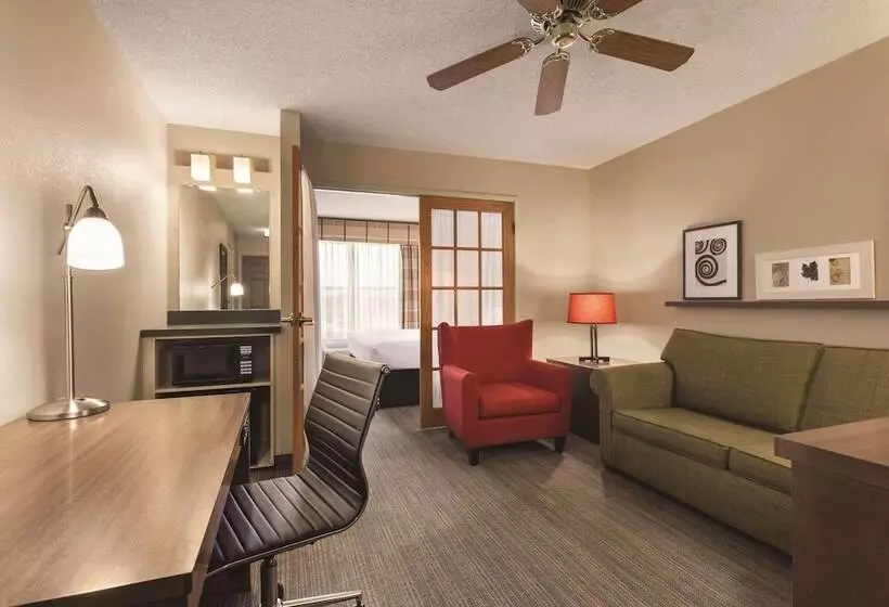 Hotelli Country Inn & Suites By Radisson, Forest Lake, Mn