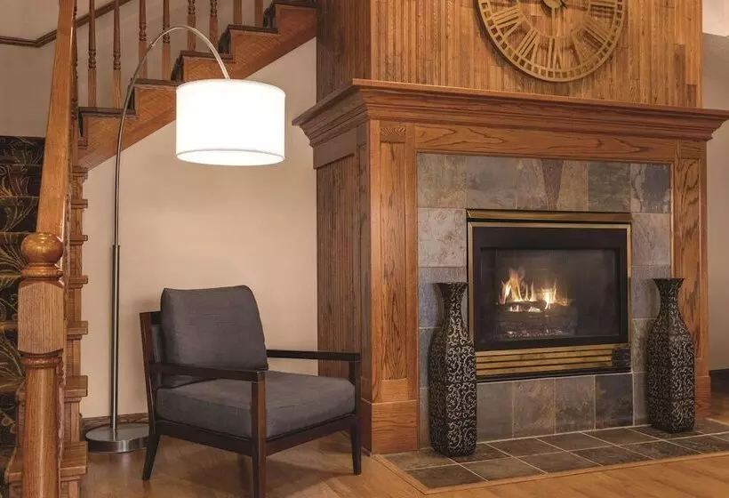 Hotelli Country Inn & Suites By Radisson, Forest Lake, Mn