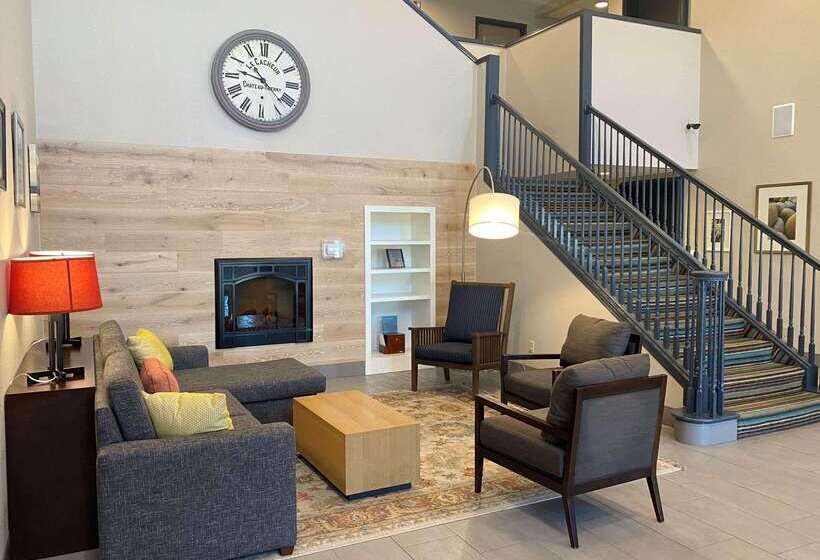 בית מלון כפרי Country Inn & Suites By Radisson, Nevada, Mo