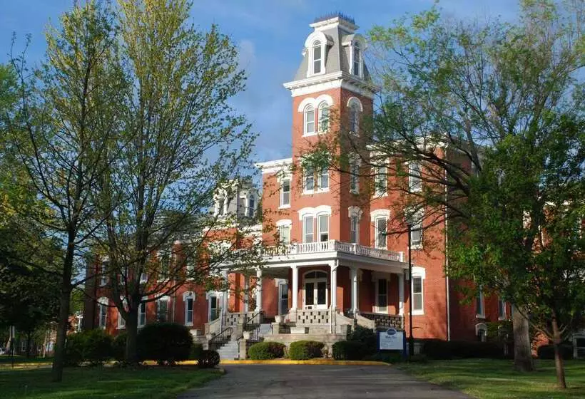 בית מלון כפרי Country Inn & Suites By Radisson, Nevada, Mo