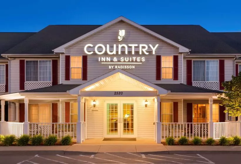 Отель Country Inn & Suites By Radisson, Nevada, Mo