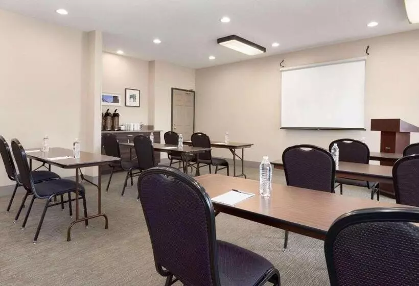 Отель Country Inn & Suites By Radisson, Romeoville, Il