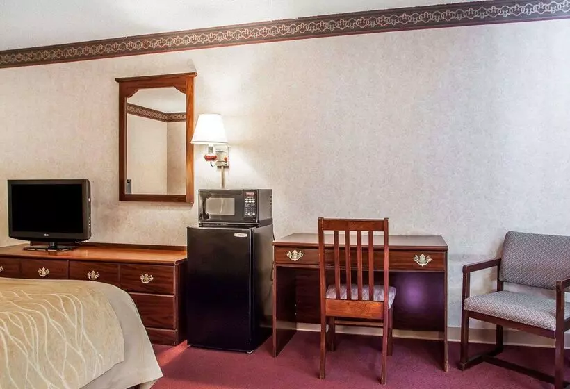 هتل Quality Inn Midway