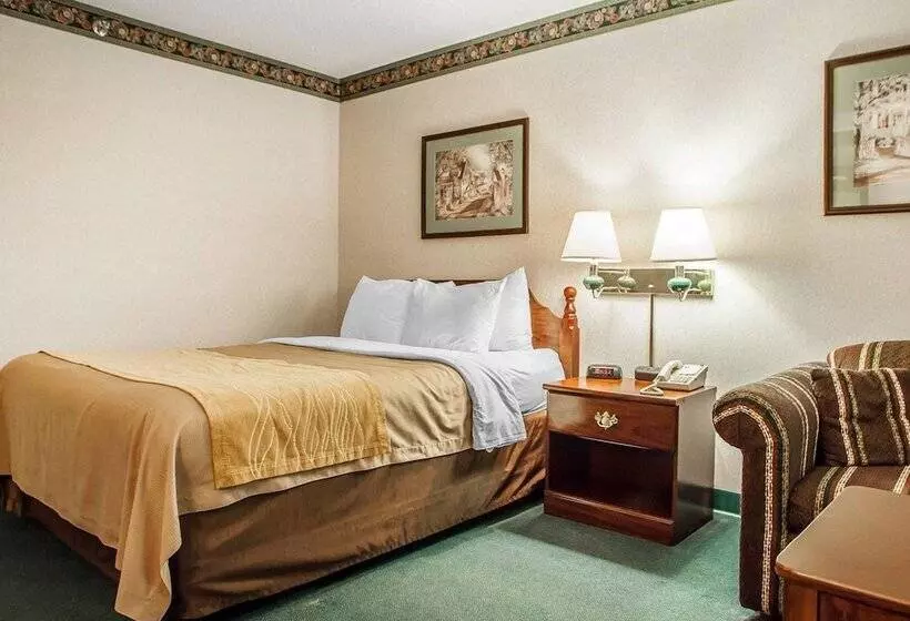 هتل Quality Inn Midway
