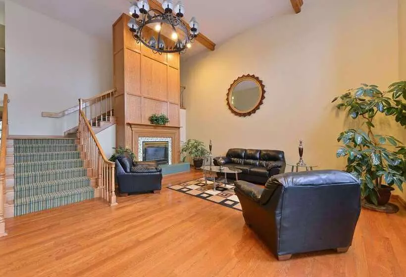 Отель Quality Inn & Suites