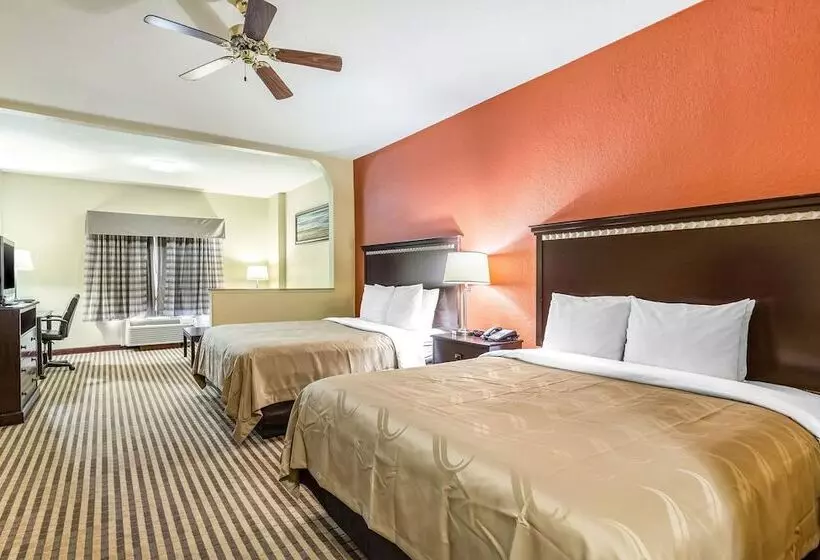 ホテル Quality Suites North