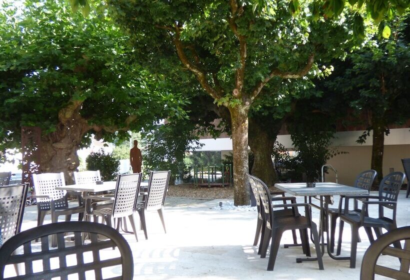 هتل La Belle Croix