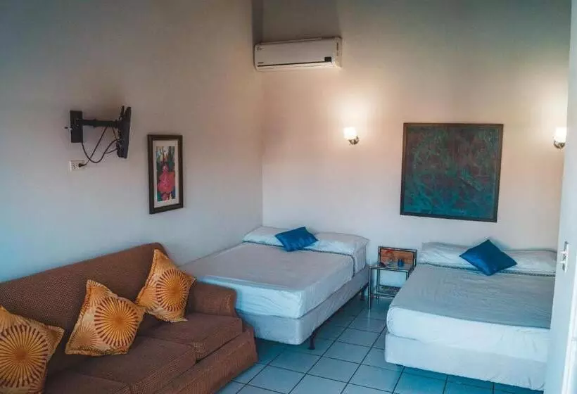 پانسیون Courtesy Apartments Aruba