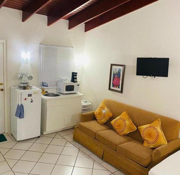 پانسیون Courtesy Apartments Aruba