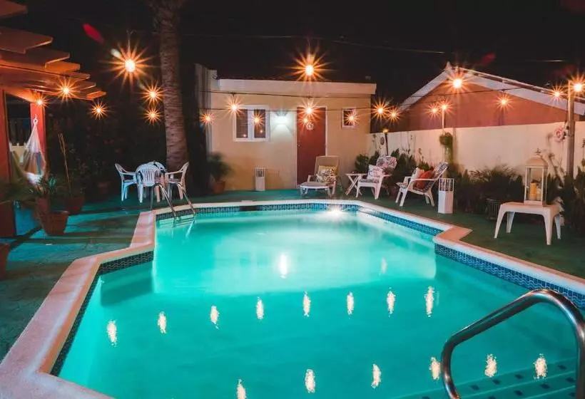 پانسیون Courtesy Apartments Aruba