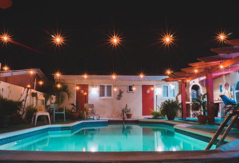 پانسیون Courtesy Apartments Aruba