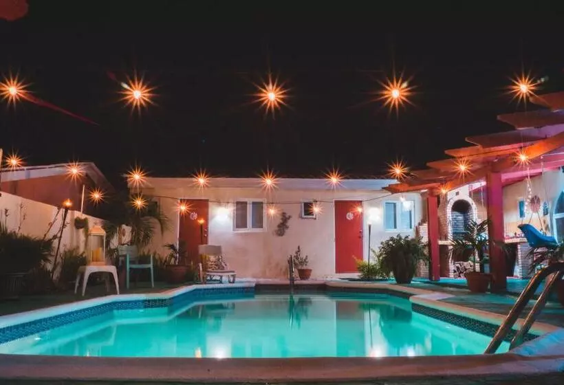 پانسیون Courtesy Apartments Aruba