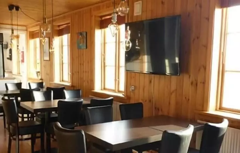 هتل Café De Upernavik