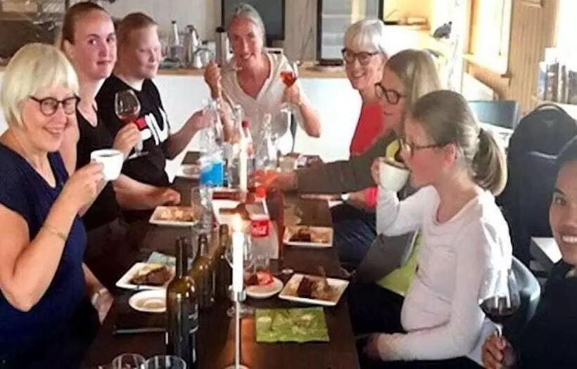 هتل Café De Upernavik