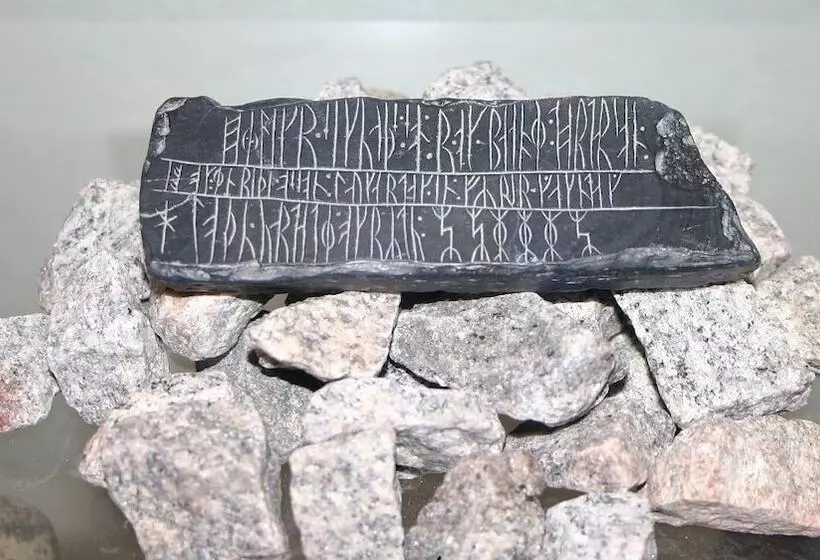 هتل Café De Upernavik