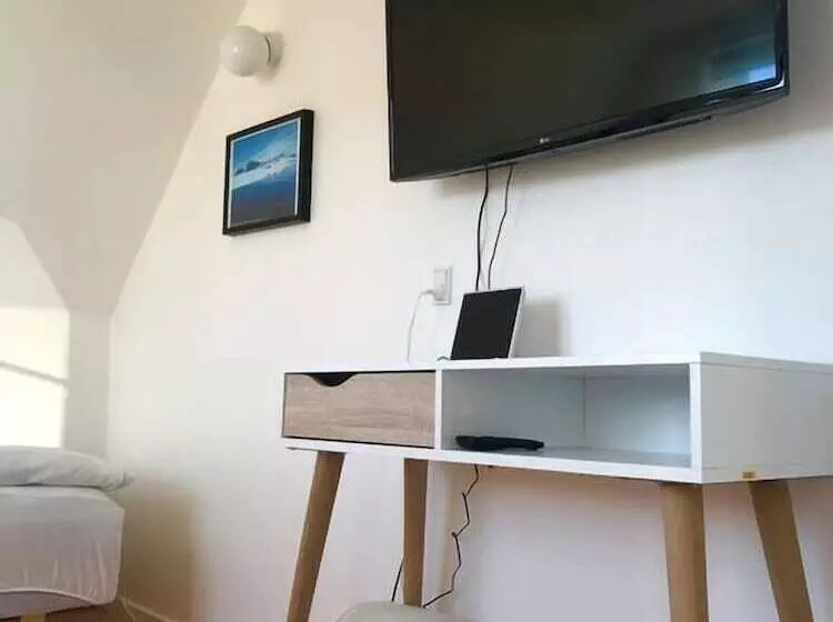 هتل Café De Upernavik