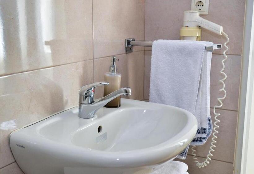 هاستل Guesthouse Marivo