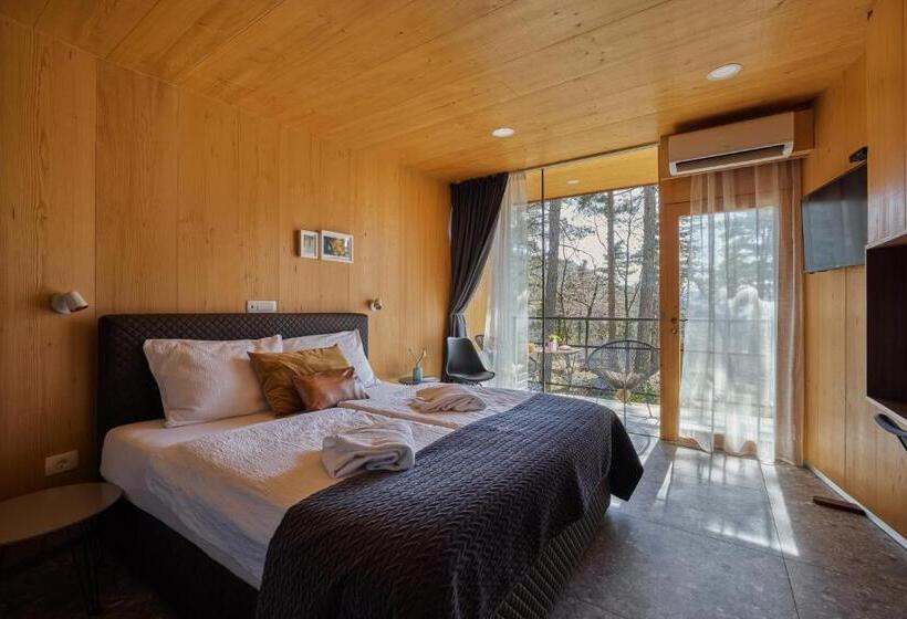 تختخواب و صبحانه Theodosius Forest Village   Glamping In Vipava Valley