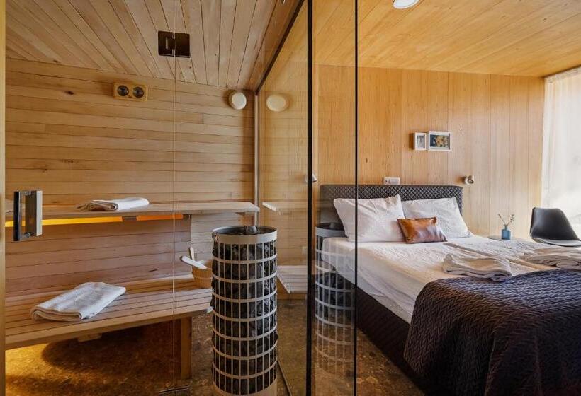 تختخواب و صبحانه Theodosius Forest Village   Glamping In Vipava Valley