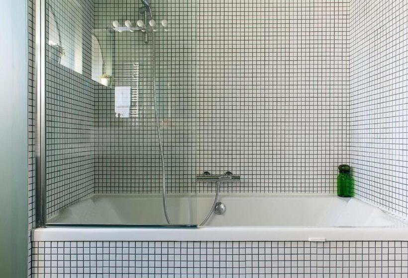 Отель La Cascade