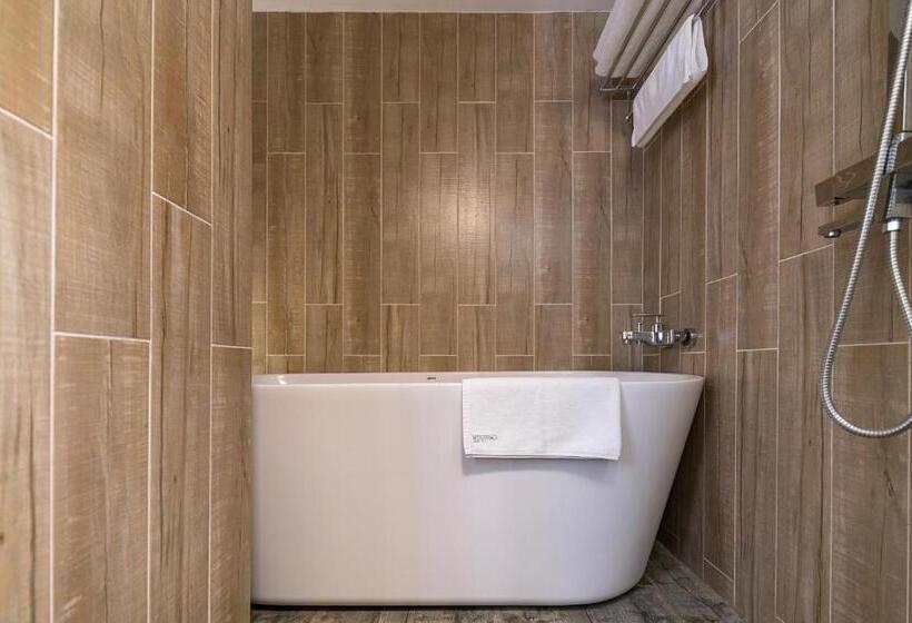 بنسيون Eden Court