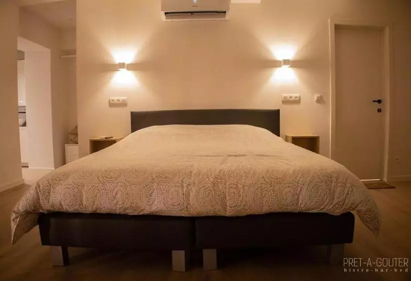 Hostel Pret A Gouter Bistro Bar Bed