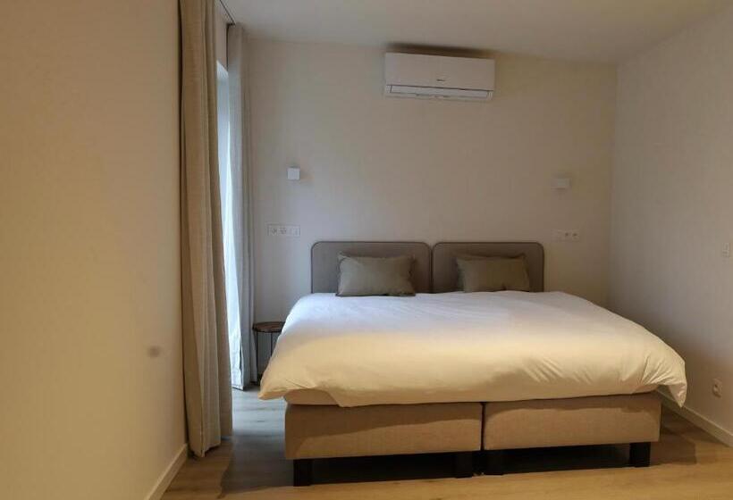 هاستل Pret A Gouter Bistro Bar Bed