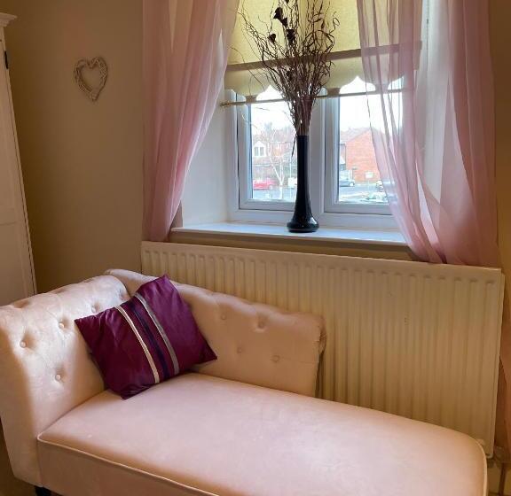 ベッドアンドブレックファースト The Old Rectory