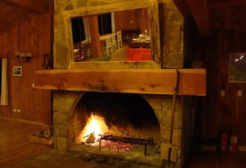 Retkeilymaja La Pilarica River & Mountain Lodge