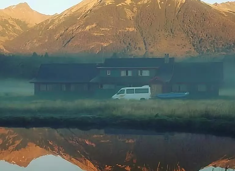 Retkeilymaja La Pilarica River & Mountain Lodge