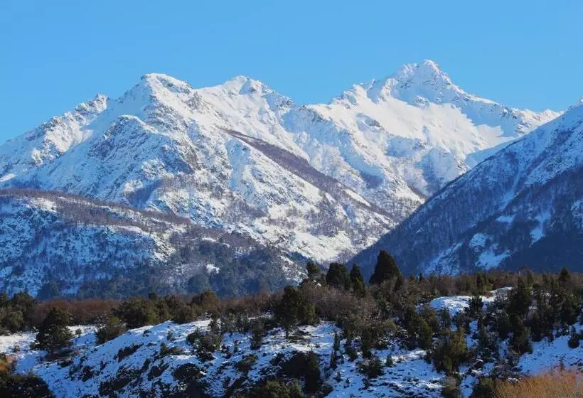 Retkeilymaja La Pilarica River & Mountain Lodge