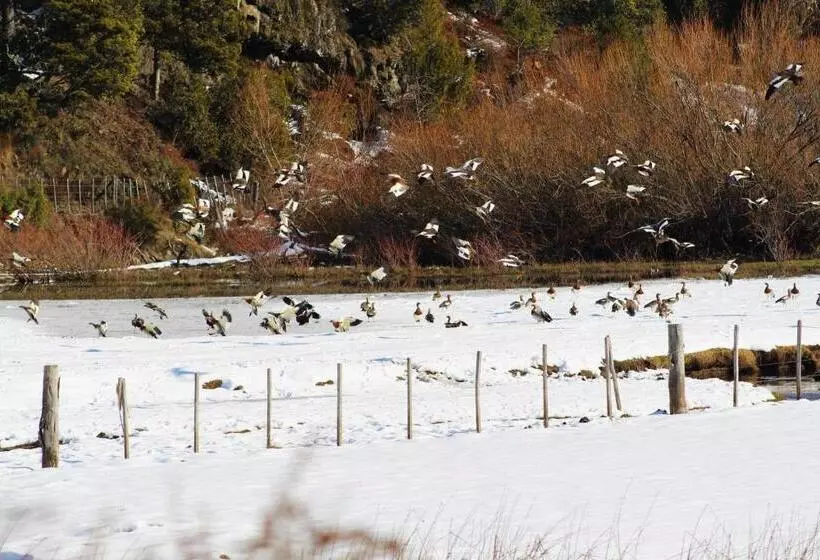 Retkeilymaja La Pilarica River & Mountain Lodge