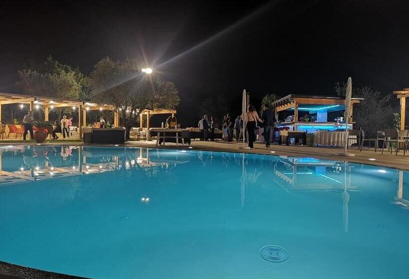 Отель Agriturismo Il Castagneto