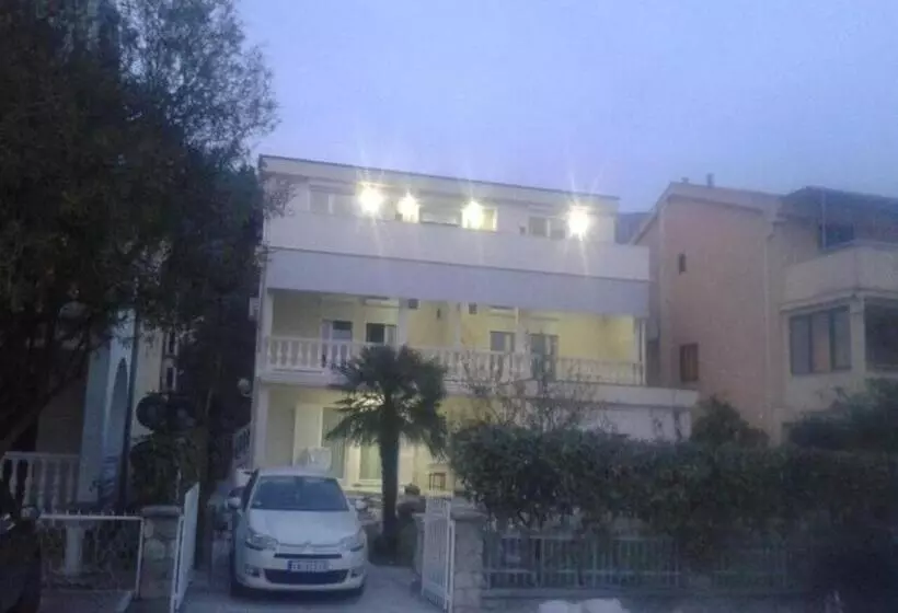 پانسیون Apartments Batalo