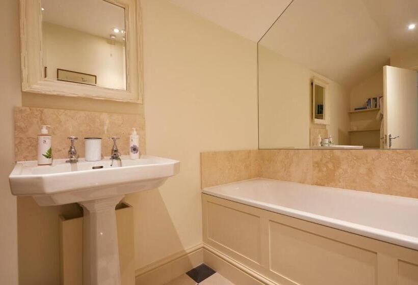 فندق صغير The Kingham Plough