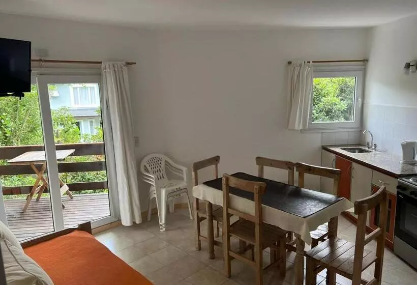 Los Aromos De Valeria