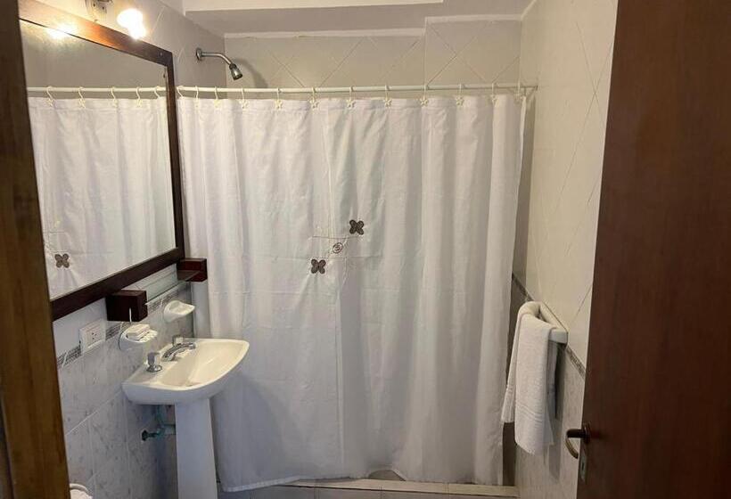 Los Aromos De Valeria