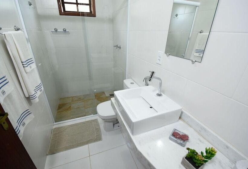 Pension Pousada Paris Hostelli