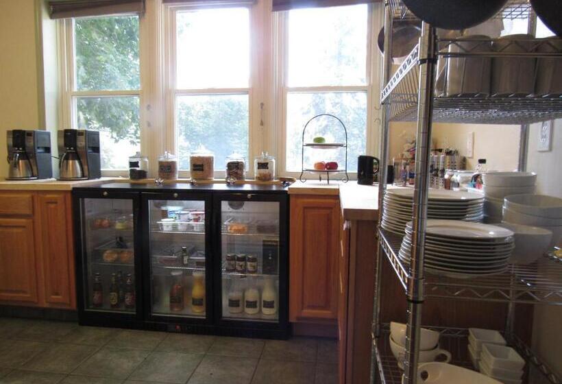 فندق صغير Washington Park Inn